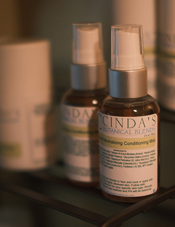 Bottles of Cinda's botanical blends natural products